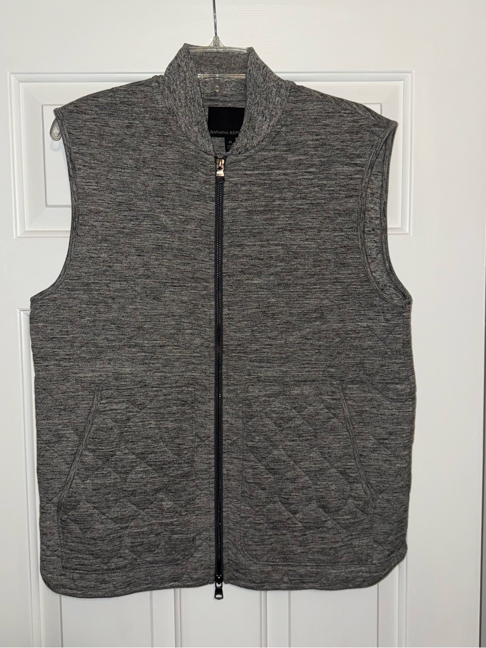 Banana Republic Men’s Heather Gray Quilted Zip Vest